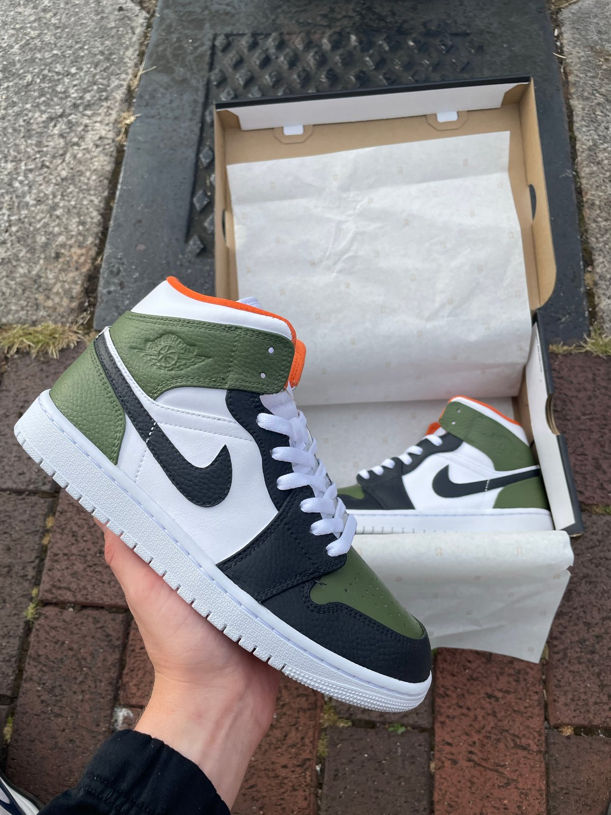 Olive jordan clearance 1 mid